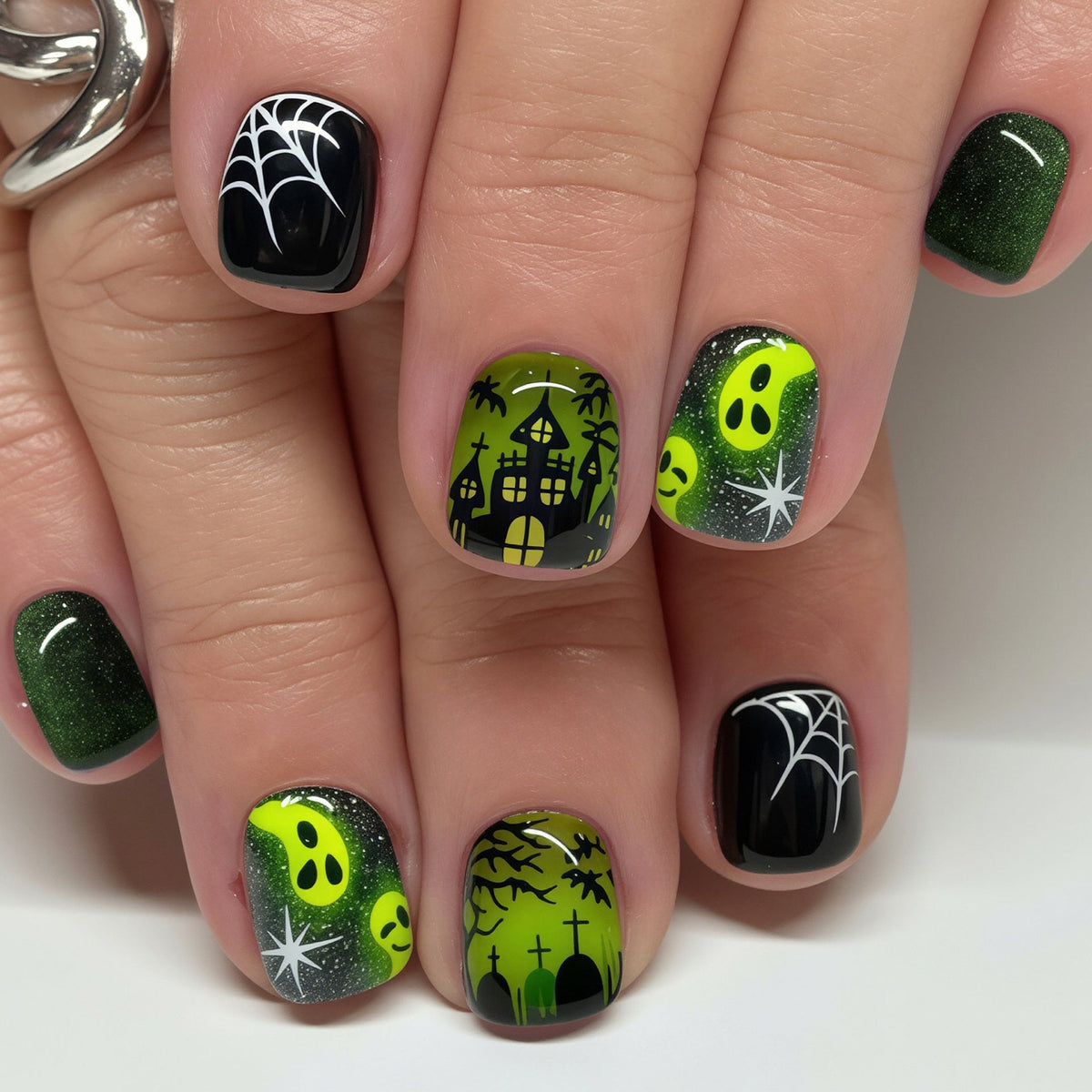 Halloween-Inspired Press-On Nail Art Set Stornfield