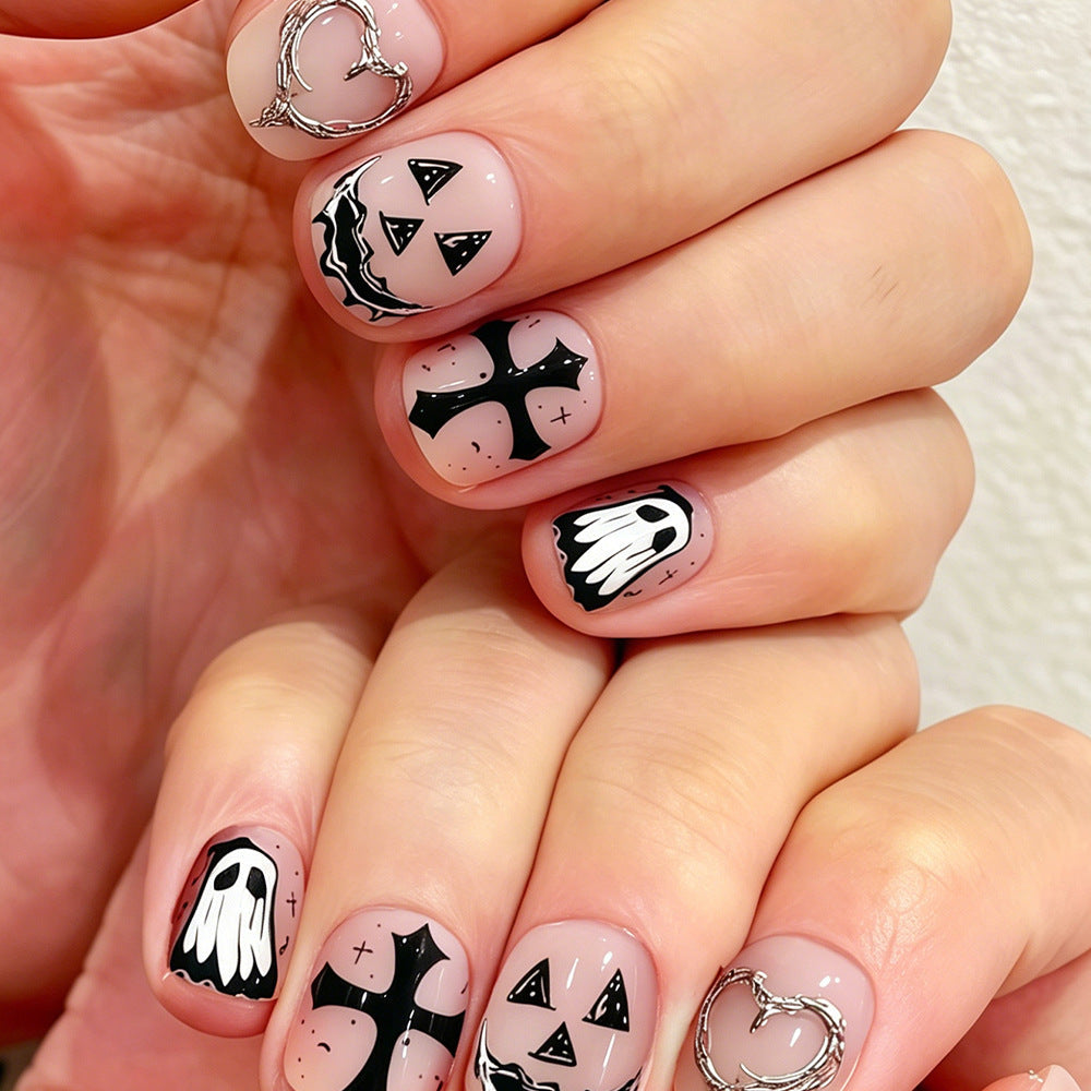 Creative Halloween-Themed Nail Art Stornfield