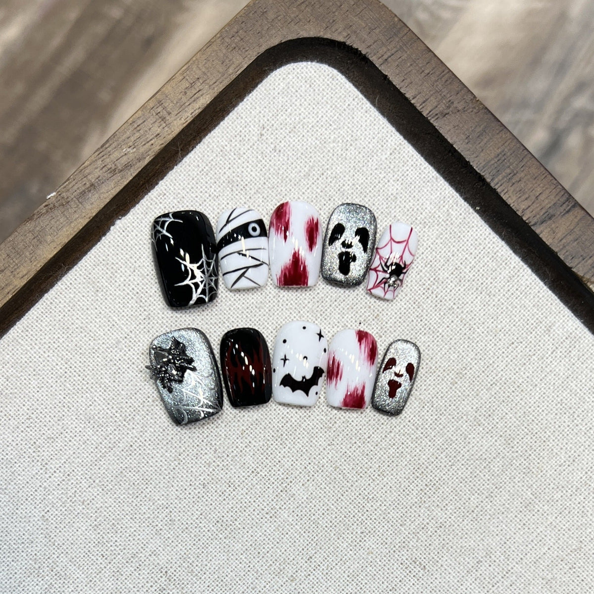 Artistic Halloween Press-On Nail Art Set Stornfield
