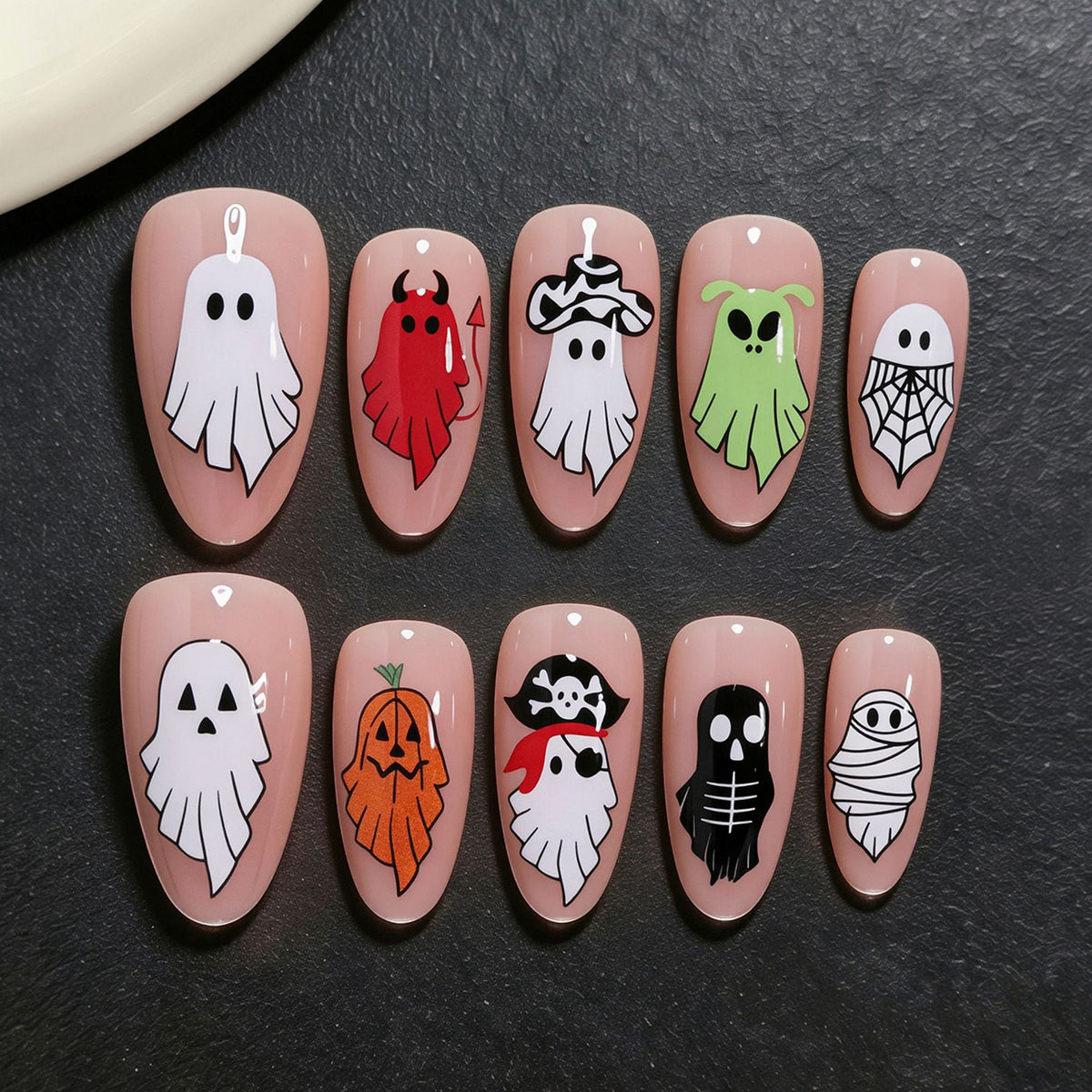 Halloween-themed Press-On Nail Art Kit Stornfield