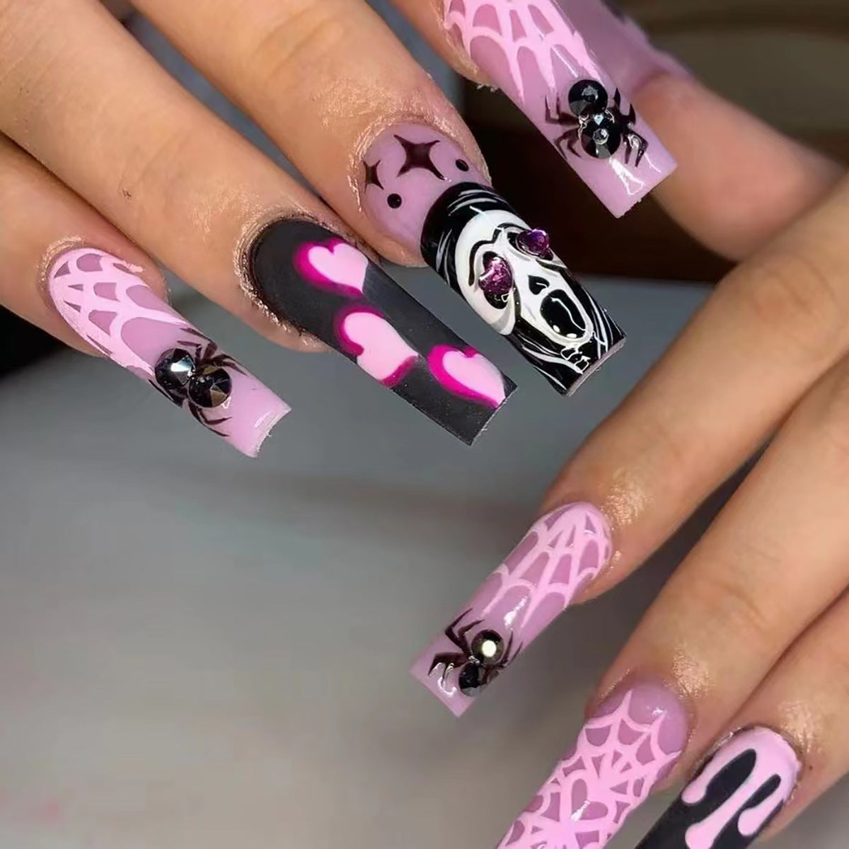 Artistic Halloween-Themed Press-On Nail Art Set Stornfield