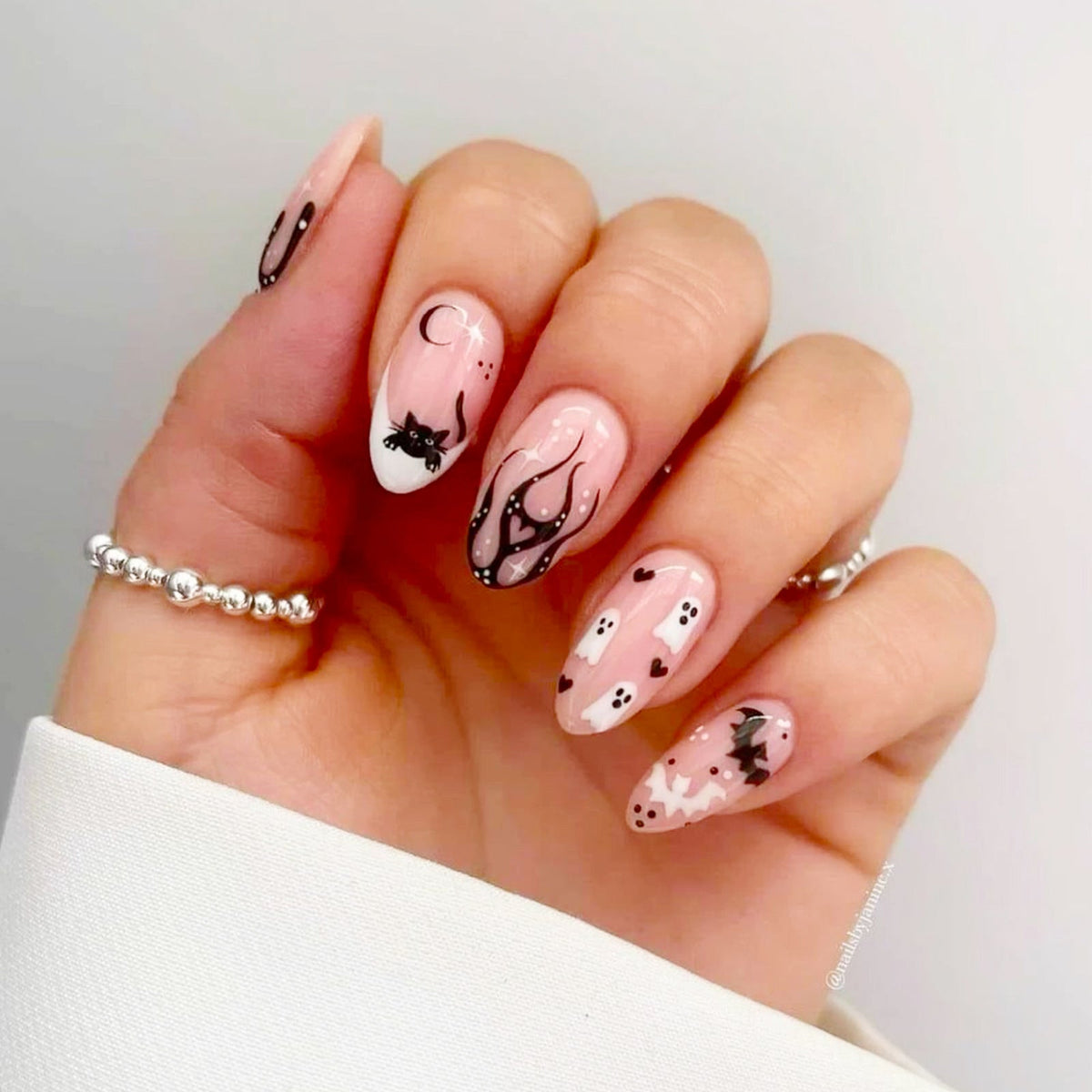 Themed Halloween Press-On Nails Stornfield