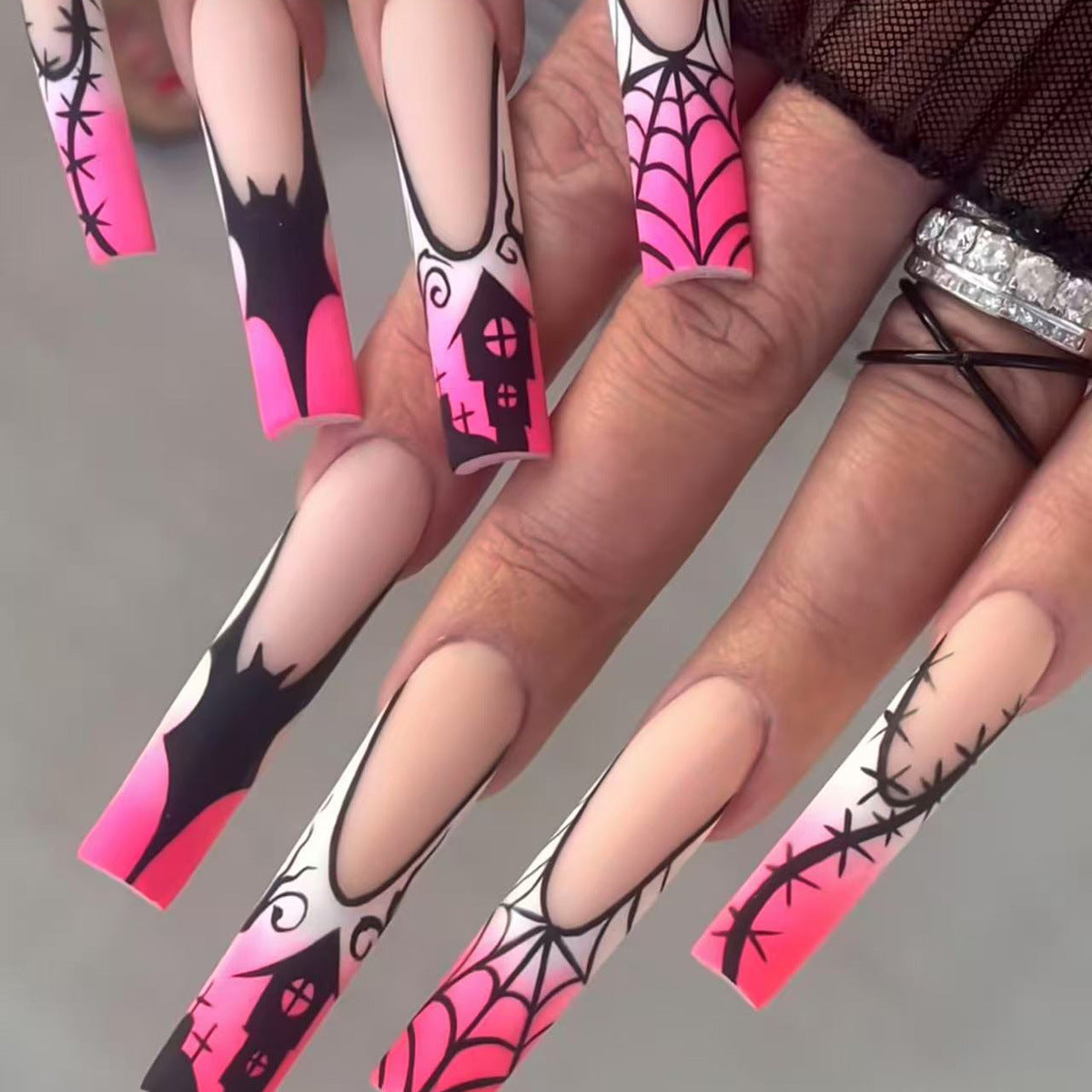 Creative Halloween-Themed Press-On Nail Art Stornfield