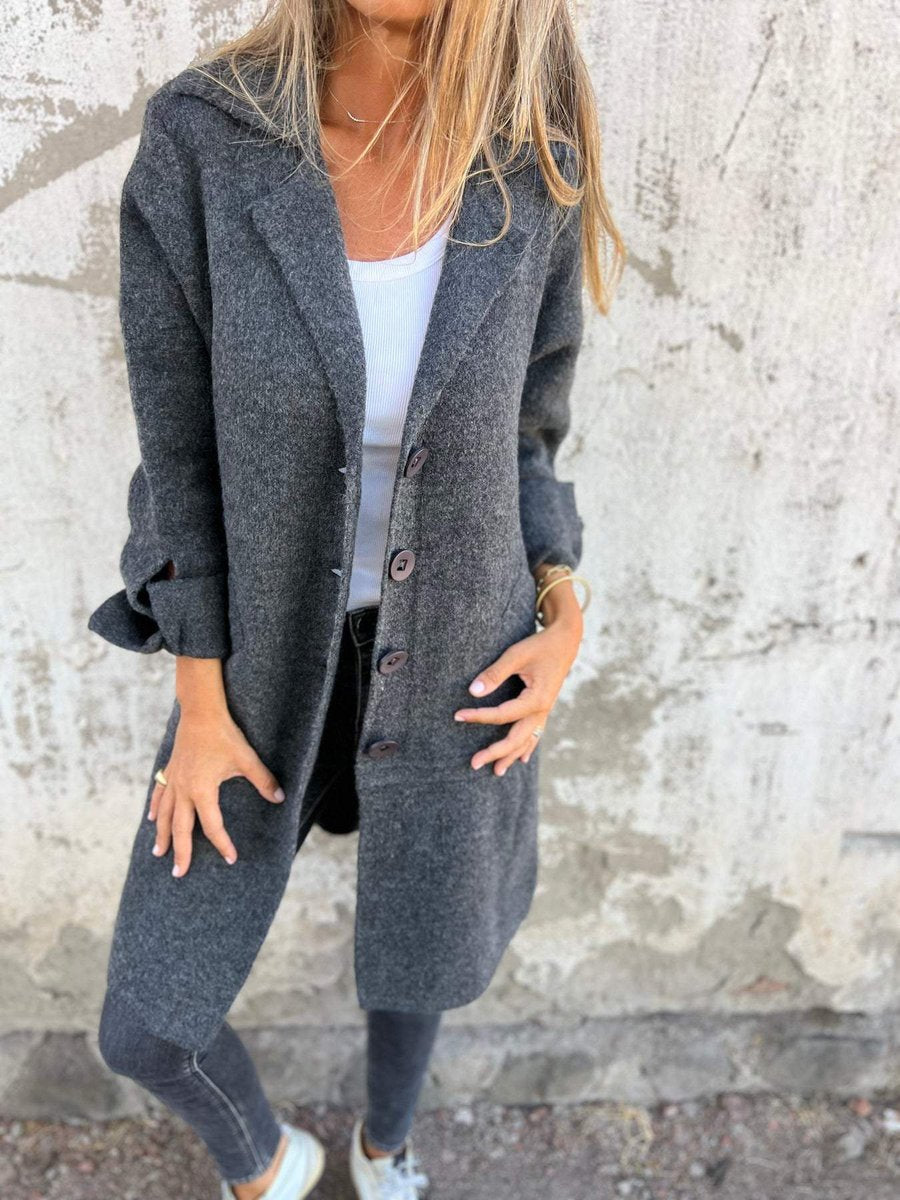 Oversized Wool Coat with Wide Collar and Cuffed Sleeves