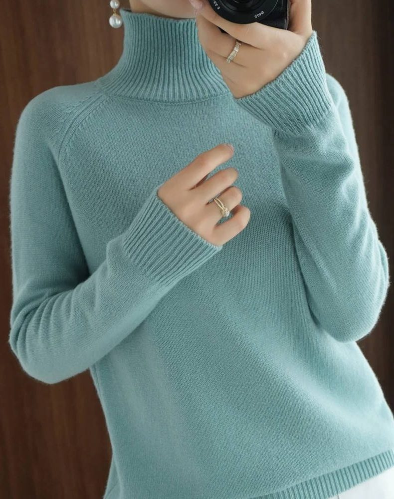 Soft Turtleneck Sweater with Ribbed Cuffs and Hem