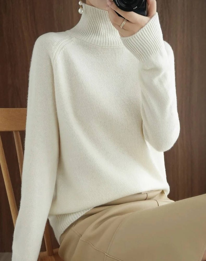 Soft Turtleneck Sweater with Ribbed Cuffs and Hem
