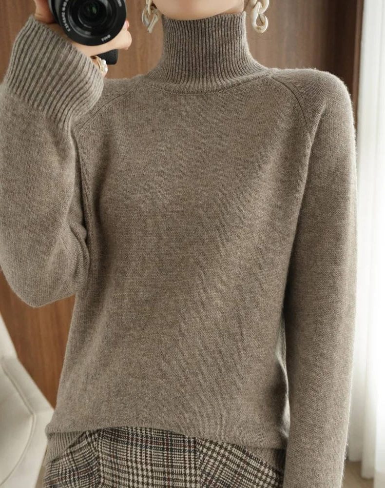 Soft Turtleneck Sweater with Ribbed Cuffs and Hem