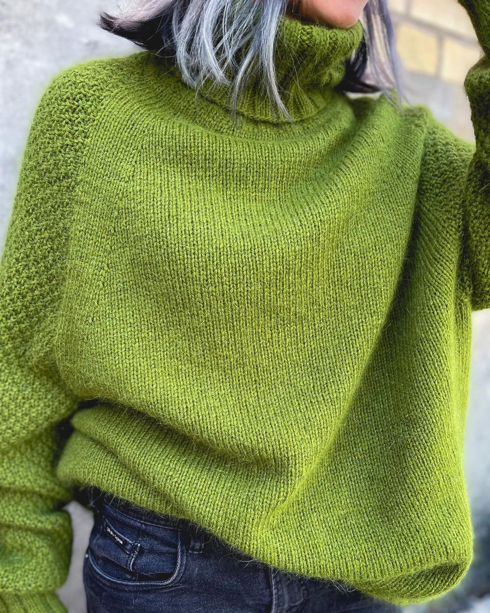 Women's Oversized Turtleneck Jumper with Ribbed Cuffs
